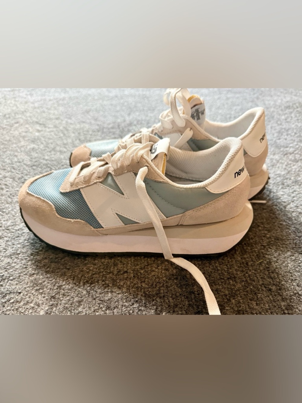New Balance 237